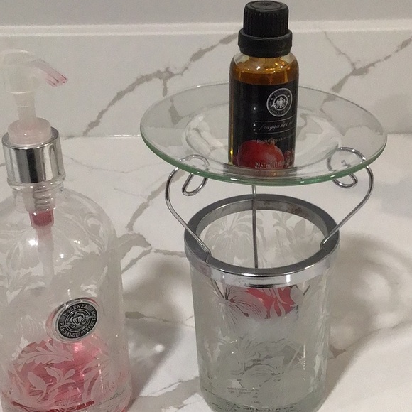 Soap/lotion dispenser and candle/fragrance oil - Picture 2 of 3